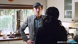 Brazzers – Kiki Minaj – Big Butts Like It Big