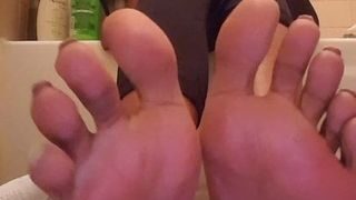 Bri oiled Feet Soles 3